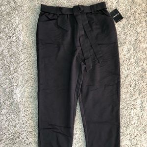 Straight leg crop pant with belt
